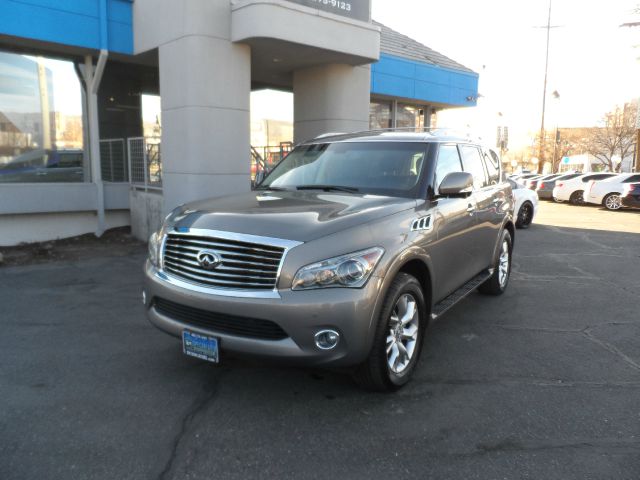 Infiniti QX56 2013 photo 2