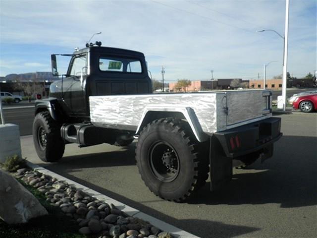 International 2 1-2 Ton GLS V6 Aut. Moonroof Unspecified