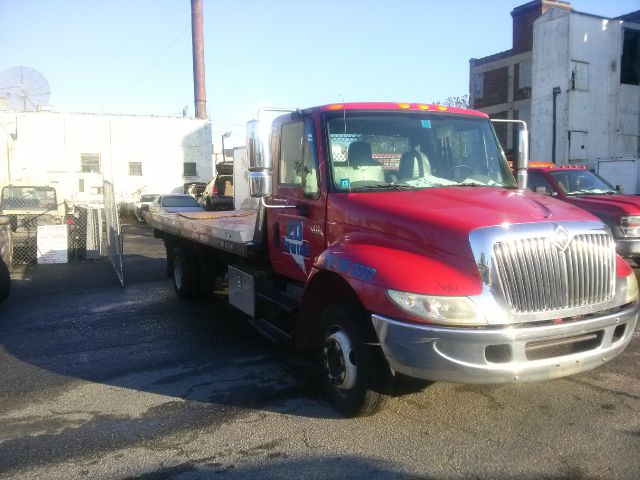 International 4300-DT466 2004 photo 2