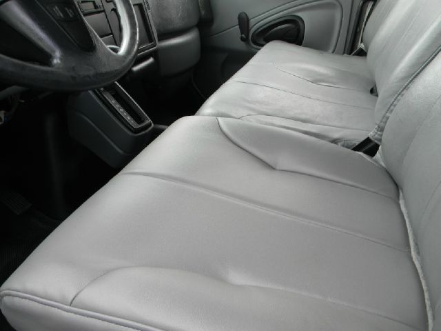 International 4300 2005 photo 1