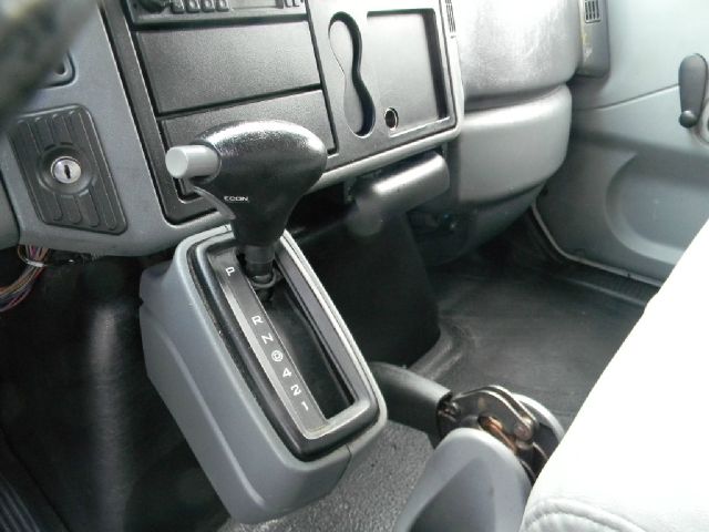 International 4300 2005 photo 6