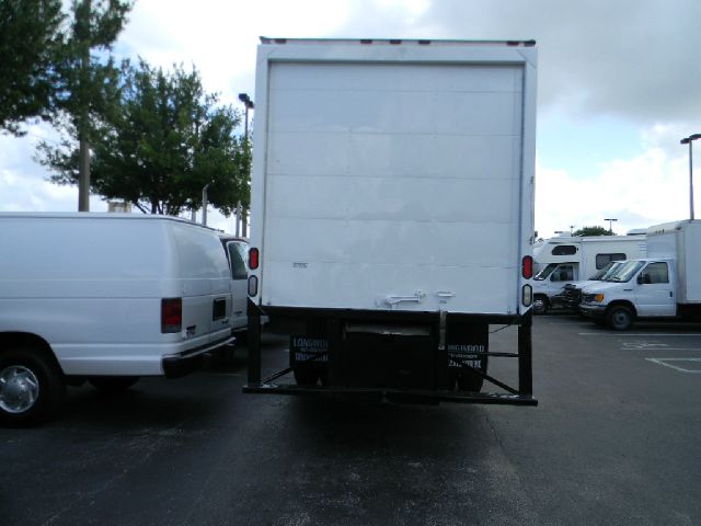 International 4300 2005 photo 9