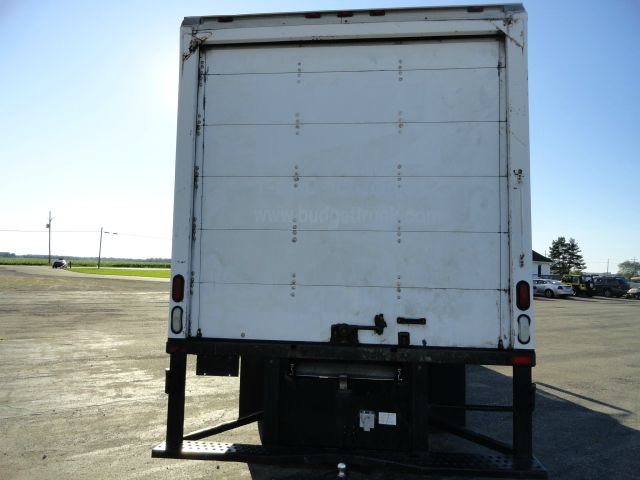 International 4300 2005 photo 1