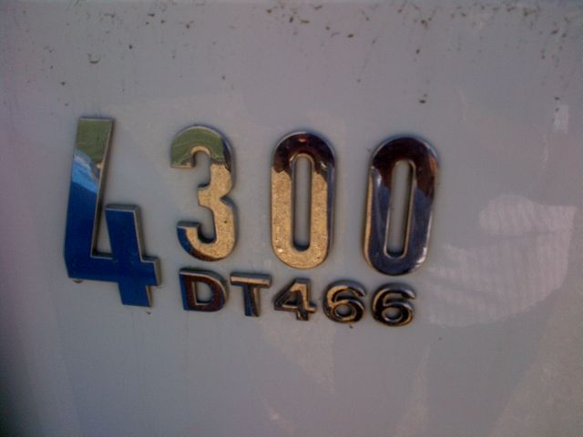 International 4300 2005 photo 4