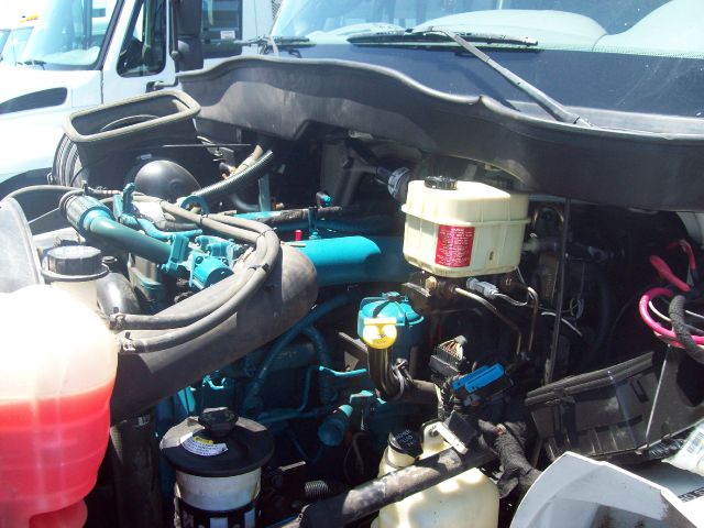 International 4300 2005 photo 3