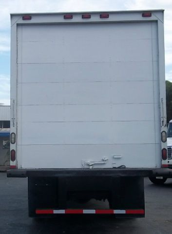 International 4300 2006 photo 2