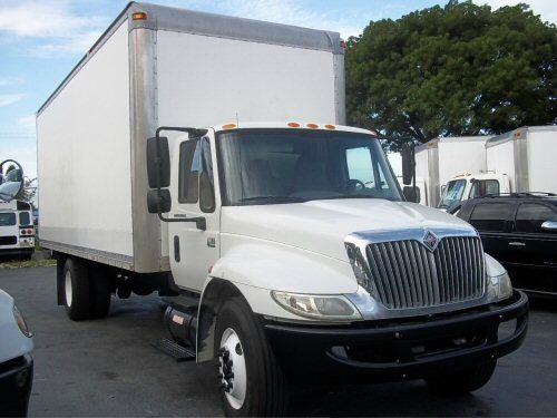 International 4300 2006 photo 3