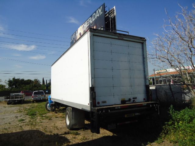 International 4300 2007 photo 2