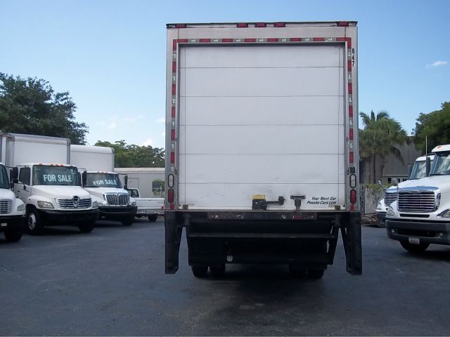 International 4300 2007 photo 3