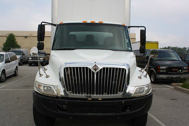 International 4300 DT466 2002 photo 11