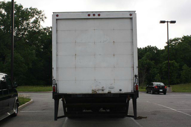 International 4300 DT466 2002 photo 16