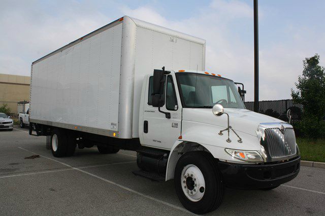 International 4300 DT466 2002 photo 24