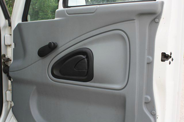 International 4300 DT466 2002 photo 3