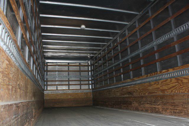 International 4300 DT466 2002 photo 4