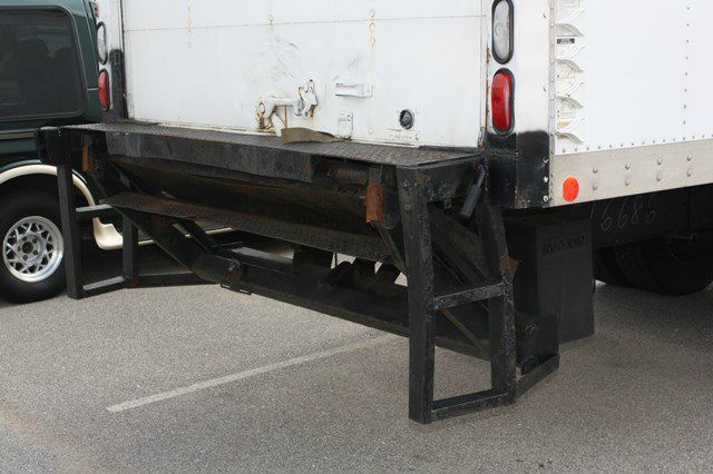 International 4300 DT466 2002 photo 6