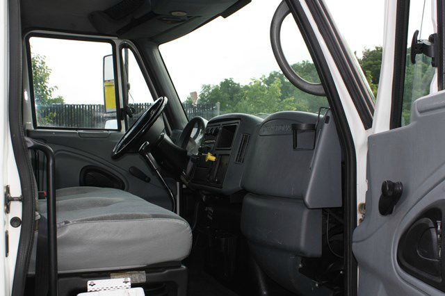 International 4300 DT466 2002 photo 7