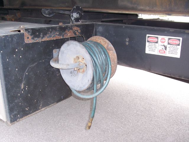 International 4300 RollBack 2005 photo 11