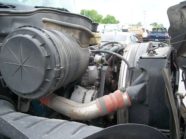 International 4300 RollBack 2005 photo 19