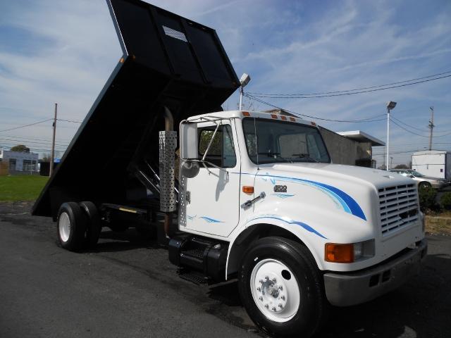 International 4700 2000 Toyota LE Unspecified