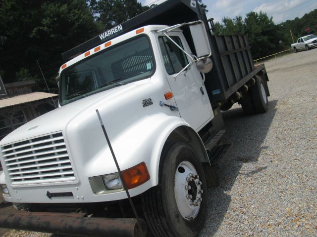 International 4700 1998 photo 1