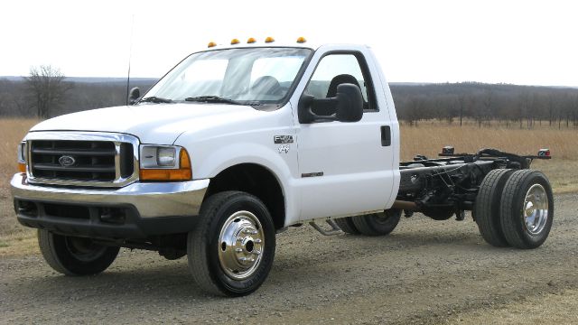 International 4700 1999 photo 1