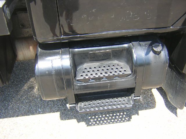 International 4700 2000 photo 13