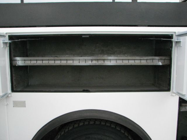 International 4700 2000 photo 10