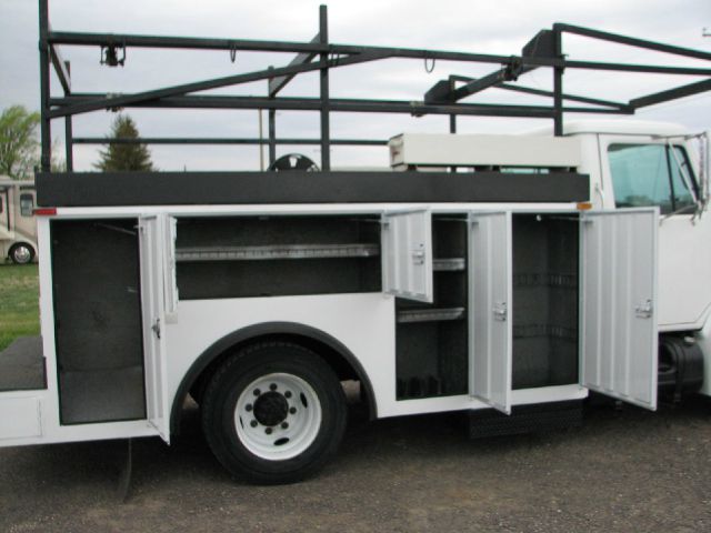 International 4700 2000 photo 2