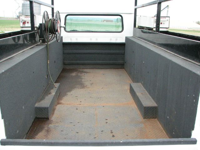 International 4700 2000 photo 3