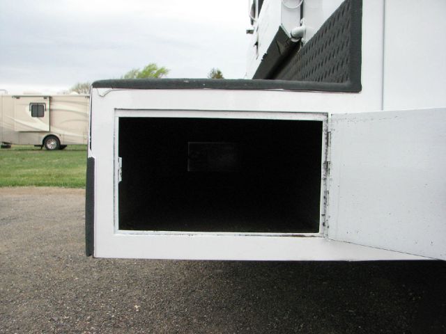 International 4700 2000 photo 8