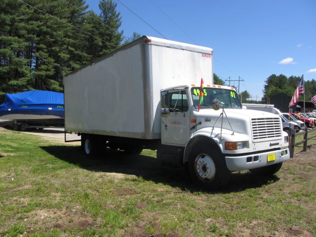 International 4700 2001 photo 2