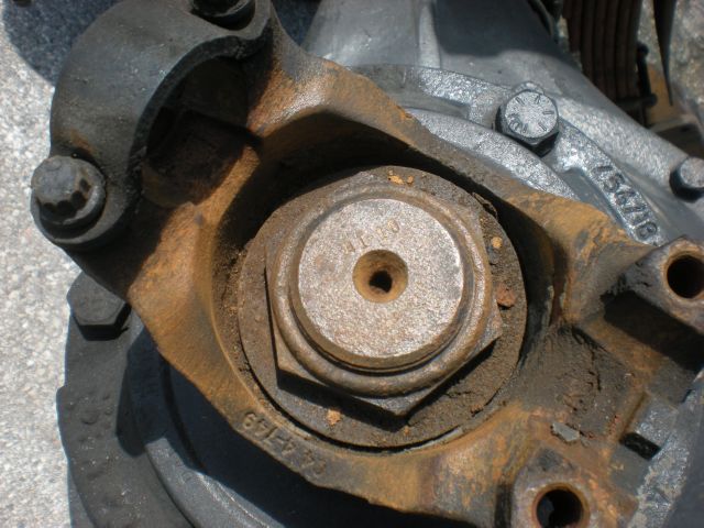 International 4700 2002 photo 2