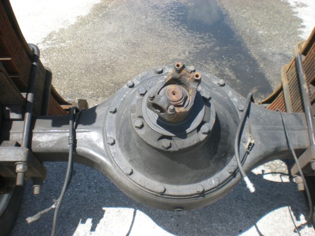 International 4700 2002 photo 3