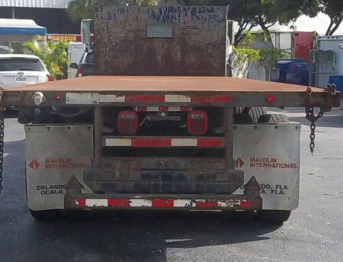 International 4900 2001 photo 1