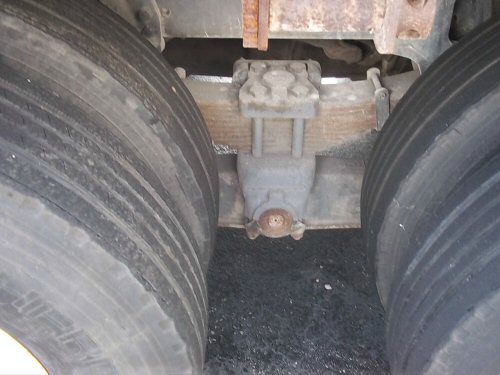 International 4900 2001 photo 2