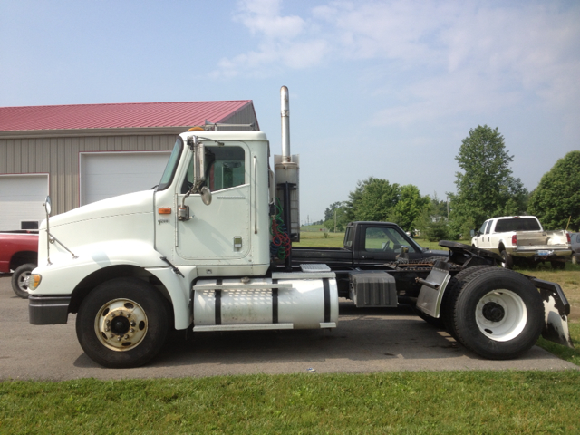 International 9200i 2004 photo 5