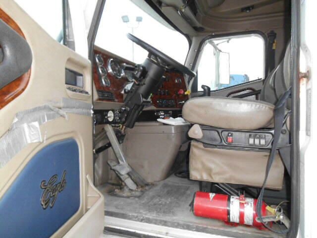 International 9400 2005 photo 2