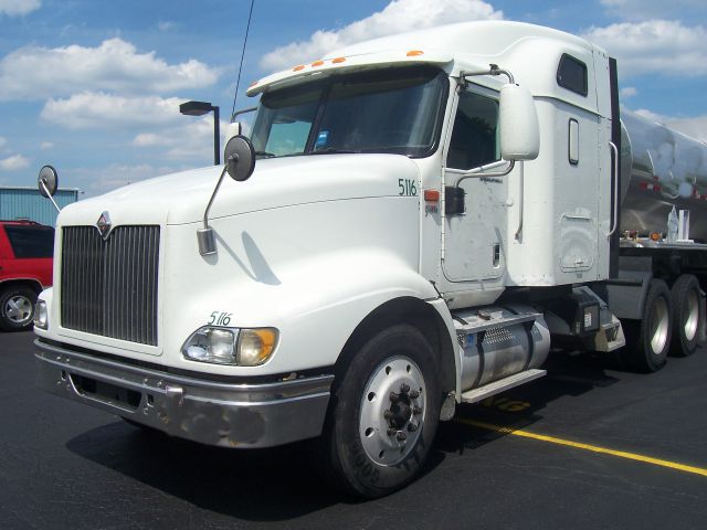 International 9400i 2005 photo 3