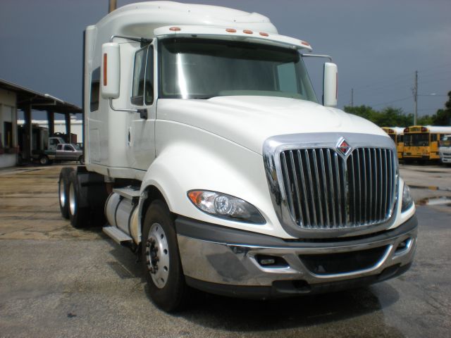 International 9900 2009 photo 3