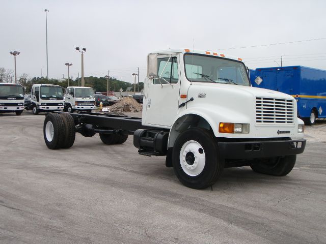 International DT466E 2001 photo 2