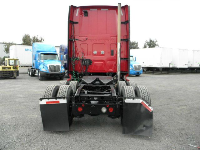 International Prostar Unknown Semi - Heavy Truck