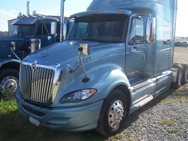 International Prostar Unknown Semi - Heavy Truck