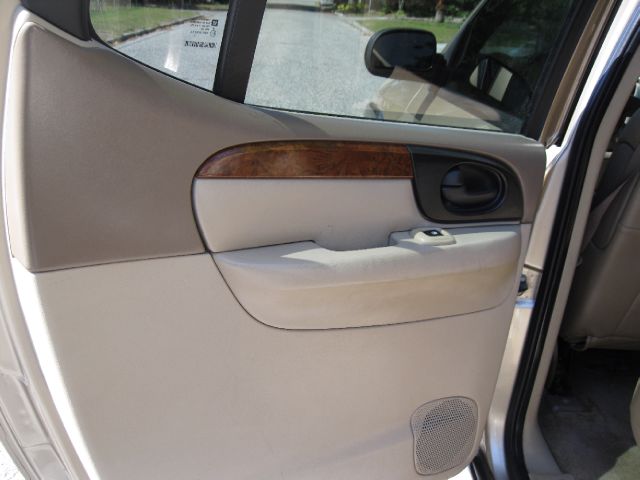 Isuzu Ascender 2004 photo 10