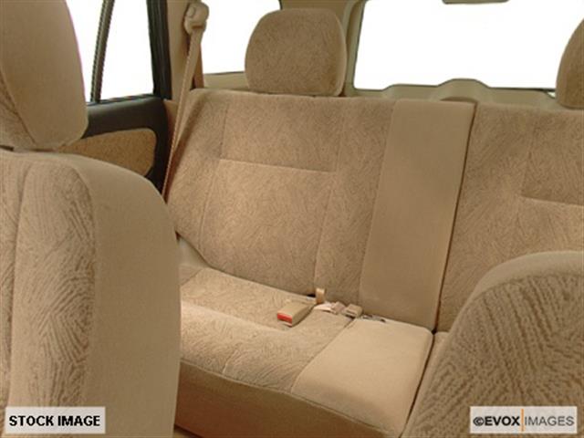 Isuzu Axiom 2002 photo 12