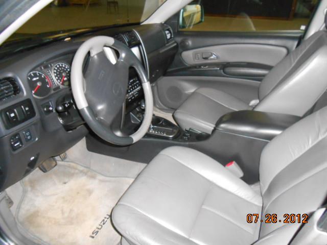 Isuzu Axiom 2002 photo 1