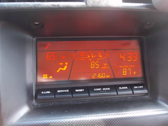 Isuzu Axiom 2002 photo 10