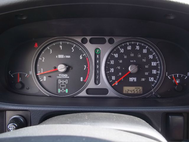 Isuzu Axiom 2002 photo 11