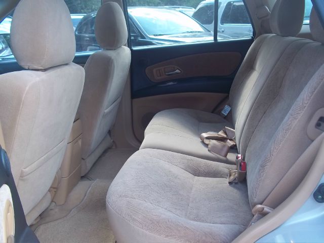 Isuzu Axiom 2002 photo 22