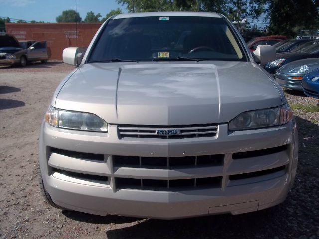 Isuzu Axiom 2002 photo 6