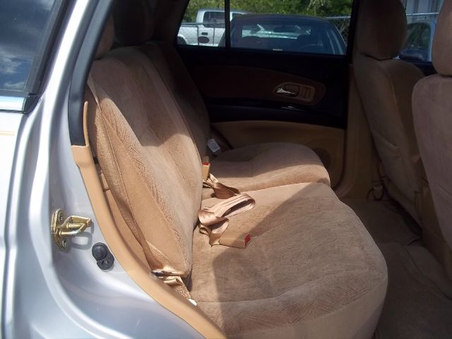 Isuzu Axiom 2002 photo 7